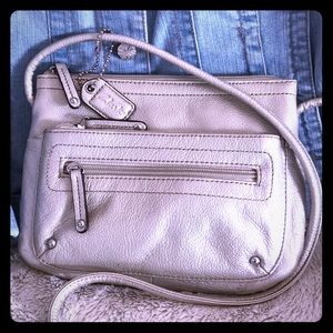 🔹 Clarks Crossbody purse